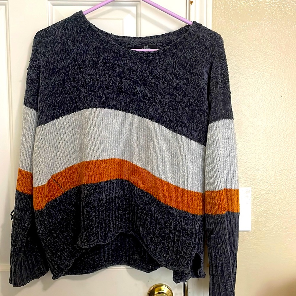 Soft comfy knitted sweater 🥰